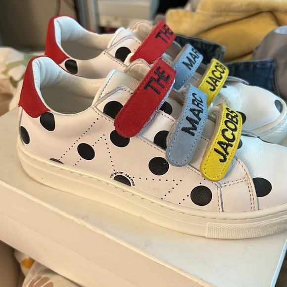 Shoes - Picture 2 of 4